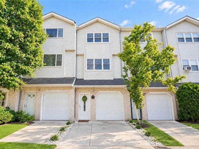 2 BR,  2.00 BTH &nbsp;Single family style home in Great Kill