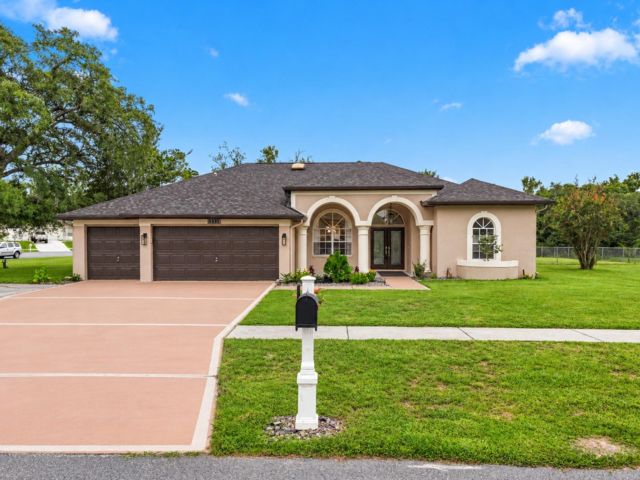  4 BR,  3.50 BTH &nbsp; style home in Spring Hill