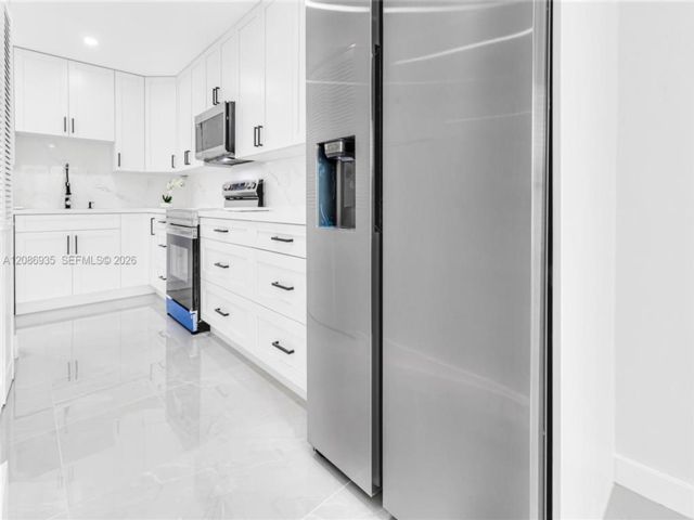 [Sunrise Real Estate, listing number 3349255]