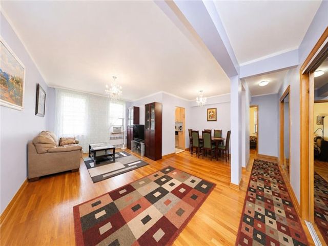  2 BR,  1.00 BTH &nbsp;Co-op style home in Sheepshead Bay