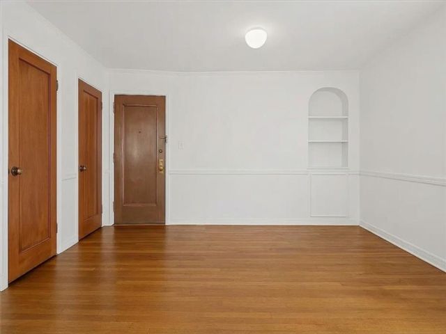  2 BR,  1.00 BTH &nbsp;Co-op style home in Manhattan Beach