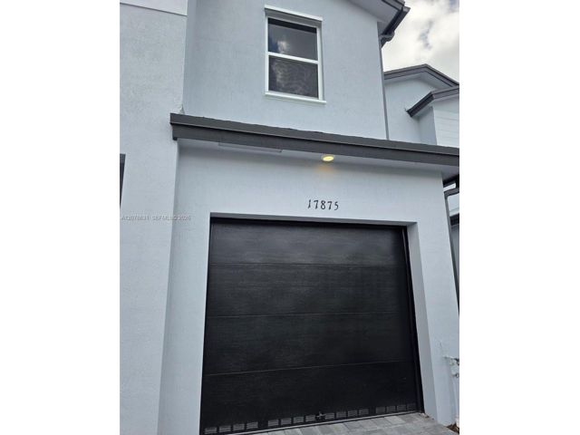  3 BR,  3.00 BTH &nbsp; style home in Florida City