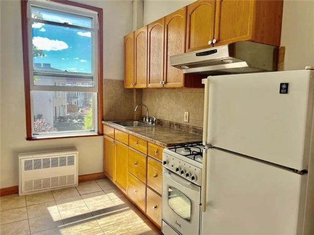  3 BR,  1.00 BTH &nbsp;Single family style home in Windsor Terrace