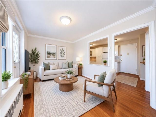  1 BR,  1.00 BTH &nbsp;Co-op style home in Kensington