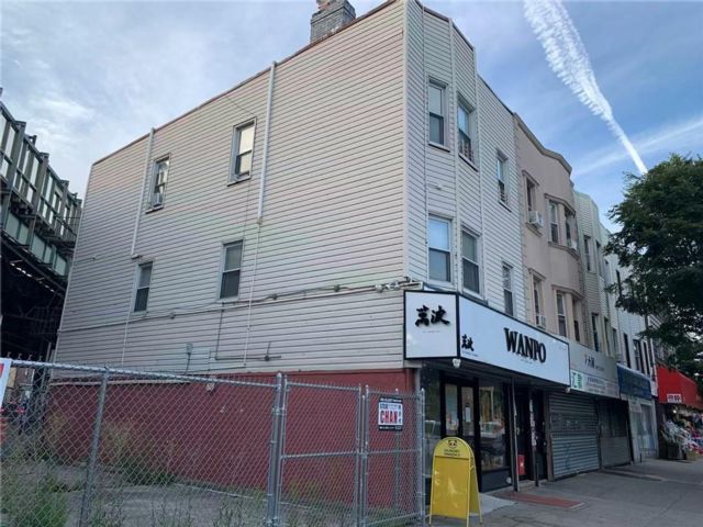 Studio,  0.00 BTH &nbsp;Store style home in Bensonhurst