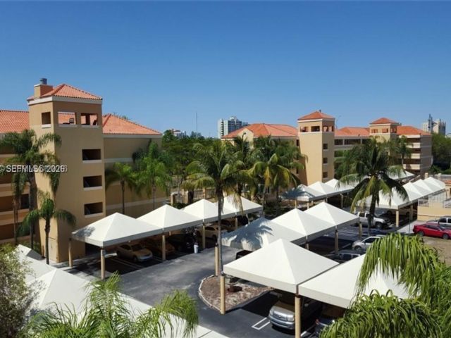  2 BR,  2.00 BTH &nbsp; style home in Miami