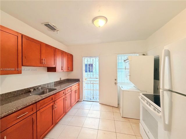  2 BR,  1.00 BTH &nbsp; style home in Miami