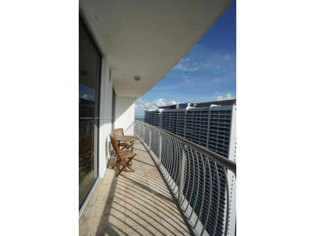 [PHOTO]