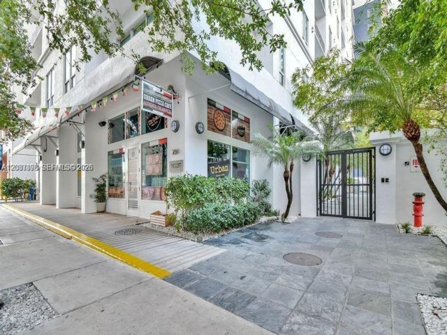  2 BR,  2.00 BTH &nbsp; style home in Miami