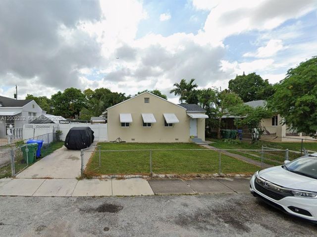  2 BR,  1.00 BTH &nbsp; style home in Miami