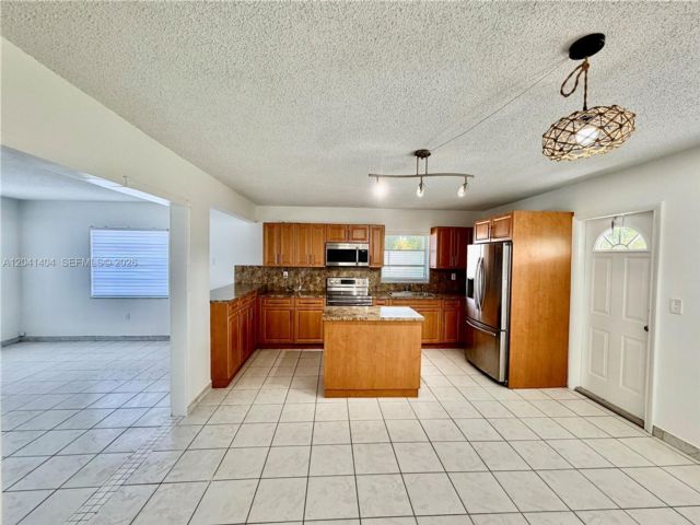  4 BR,  2.00 BTH &nbsp; style home in Miami