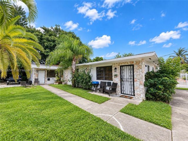  3 BR,  2.00 BTH &nbsp; style home in Miami