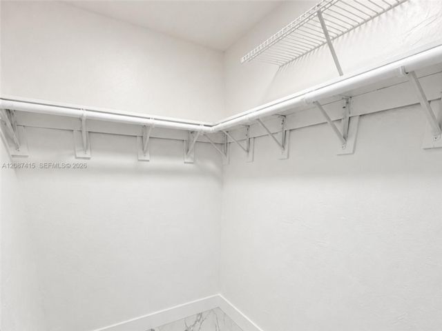 [PHOTO]