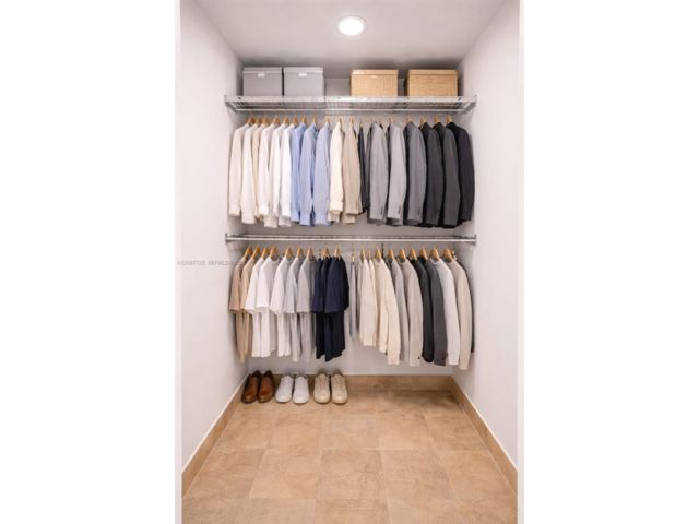 [PHOTO]