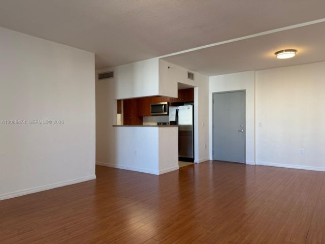  2 BR,  2.00 BTH &nbsp; style home in Miami