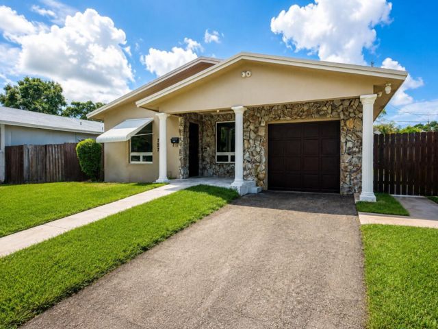  4 BR,  2.00 BTH &nbsp; style home in Dania Beach