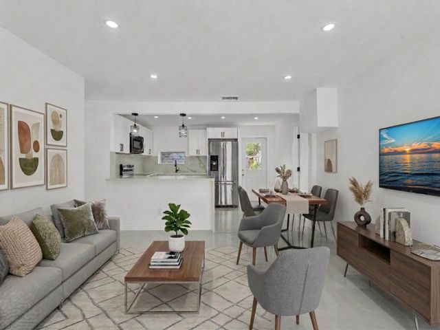  3 BR,  2.00 BTH &nbsp; style home in Davie