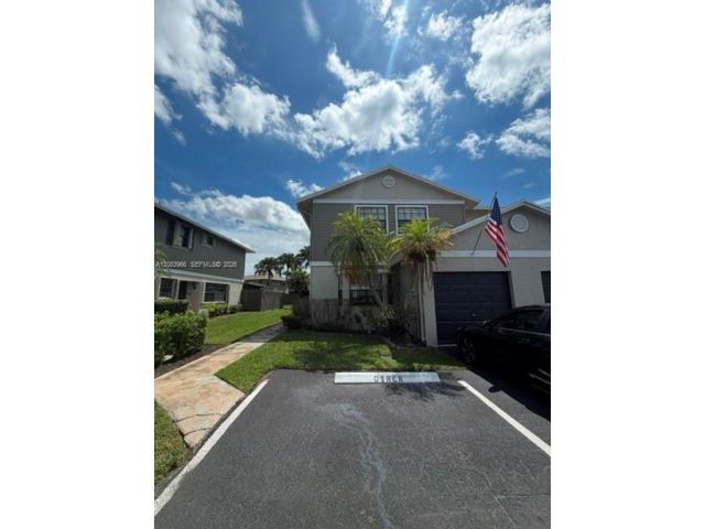 [Pembroke Pines Real Estate, listing number 3349361]
