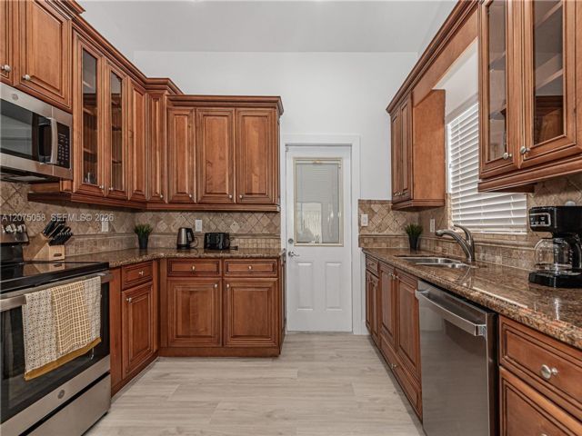 [PHOTO]