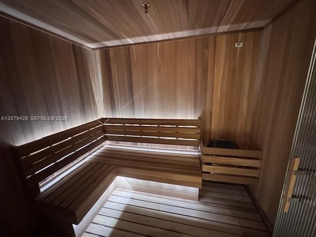 [PHOTO]