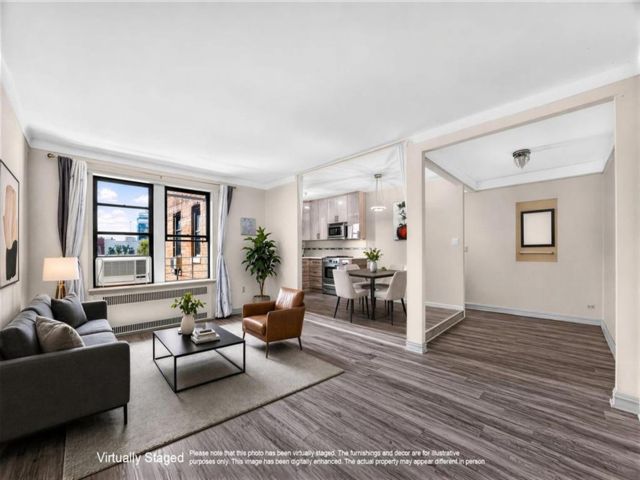  1 BR,  1.00 BTH &nbsp;Co-op style home in Midwood