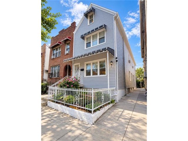 8 BR,  6.00 BTH &nbsp;Multi-family style home in Sheepshead Bay