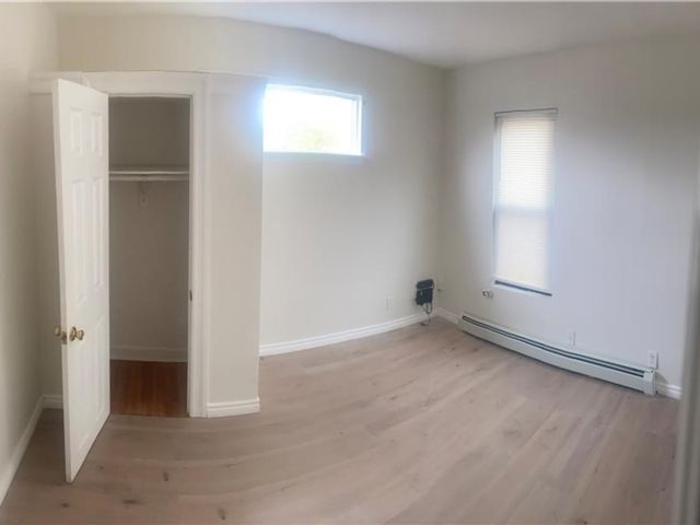  1 BR,  1.00 BTH &nbsp;Multi-family style home in Canarsie