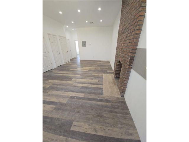  3 BR,  2.00 BTH &nbsp;Multi-family style home in Red Hook