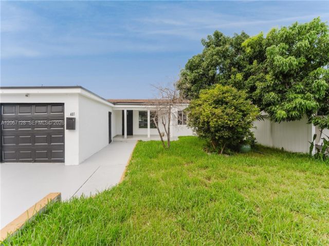  3 BR,  2.00 BTH &nbsp; style home in Oakland Park