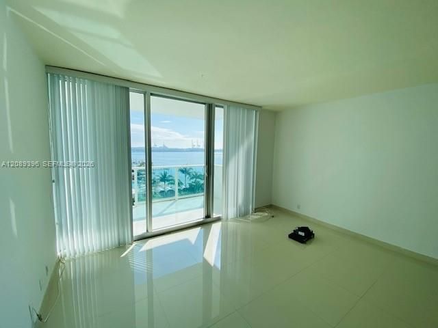 [PHOTO]