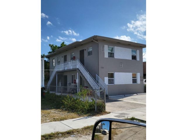  2 BR,  1.00 BTH &nbsp; style home in Miami