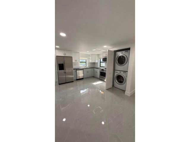  3 BR,  2.00 BTH &nbsp; style home in Miami