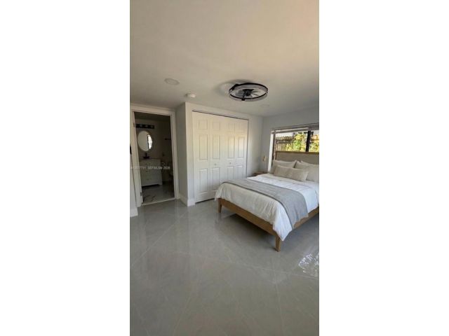 [PHOTO]