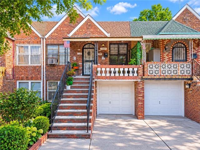  5 BR,  2.00 BTH &nbsp;Multi-family style home in Sheepshead Bay