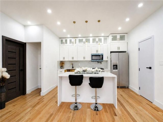  6 BR,  2.00 BTH &nbsp;Single family style home in East Flatbush