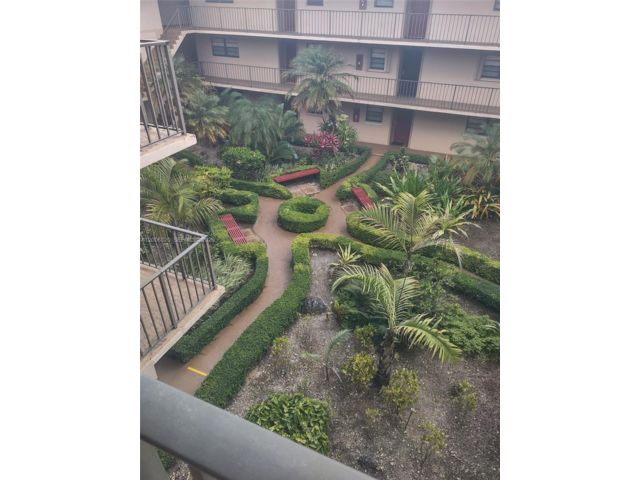 [PHOTO]