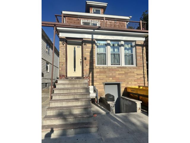  2 BR,  1.00 BTH &nbsp;Apartment style home in Brooklyn