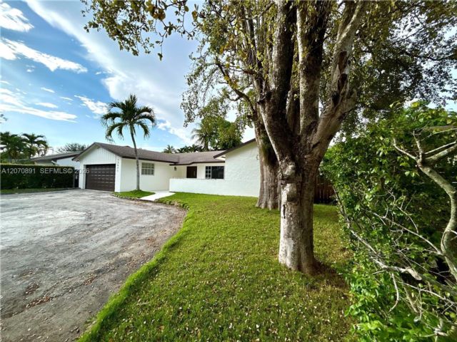  4 BR,  2.00 BTH &nbsp; style home in Crossings