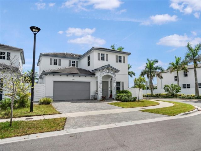  5 BR,  4.00 BTH &nbsp; style home in Miami