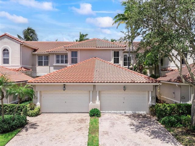 [Hollywood Real Estate, listing number 3349537]