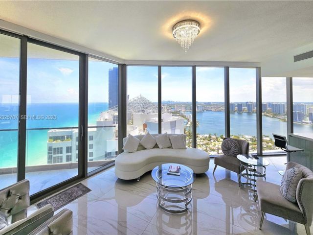  2 BR,  2.50 BTH &nbsp; style home in Sunny Isles Beach