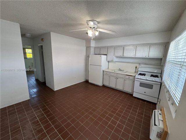  1 BR,  1.00 BTH &nbsp; style home in Carl Fisher
