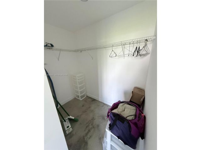 [PHOTO]