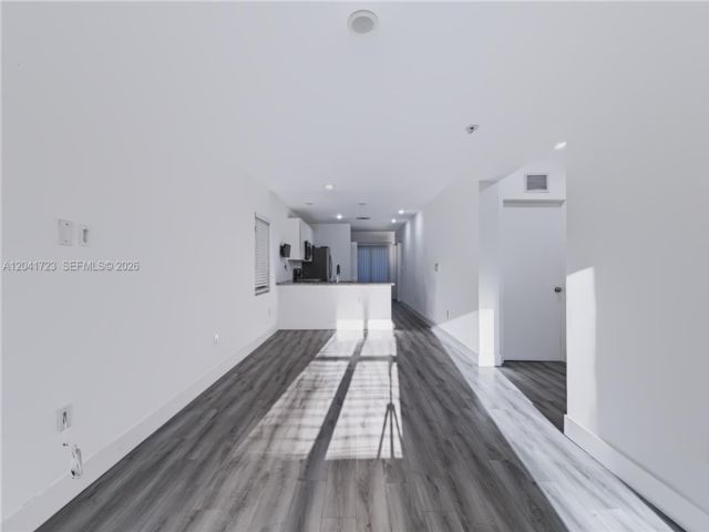 [PHOTO]