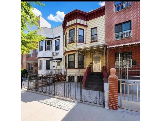 Studio,  0.00 BTH &nbsp;Multi-family style home in Sunset Park