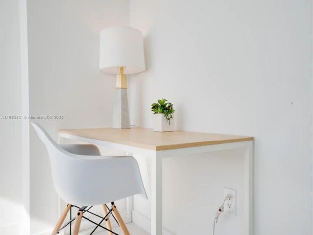 [PHOTO]