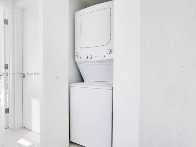 [PHOTO]