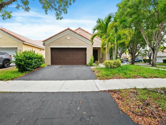  3 BR,  2.00 BTH &nbsp;European style home in Weston