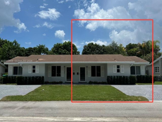 [Pinecrest Real Estate, listing number 3349628]