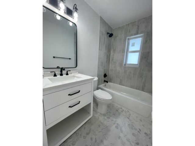 [PHOTO]
